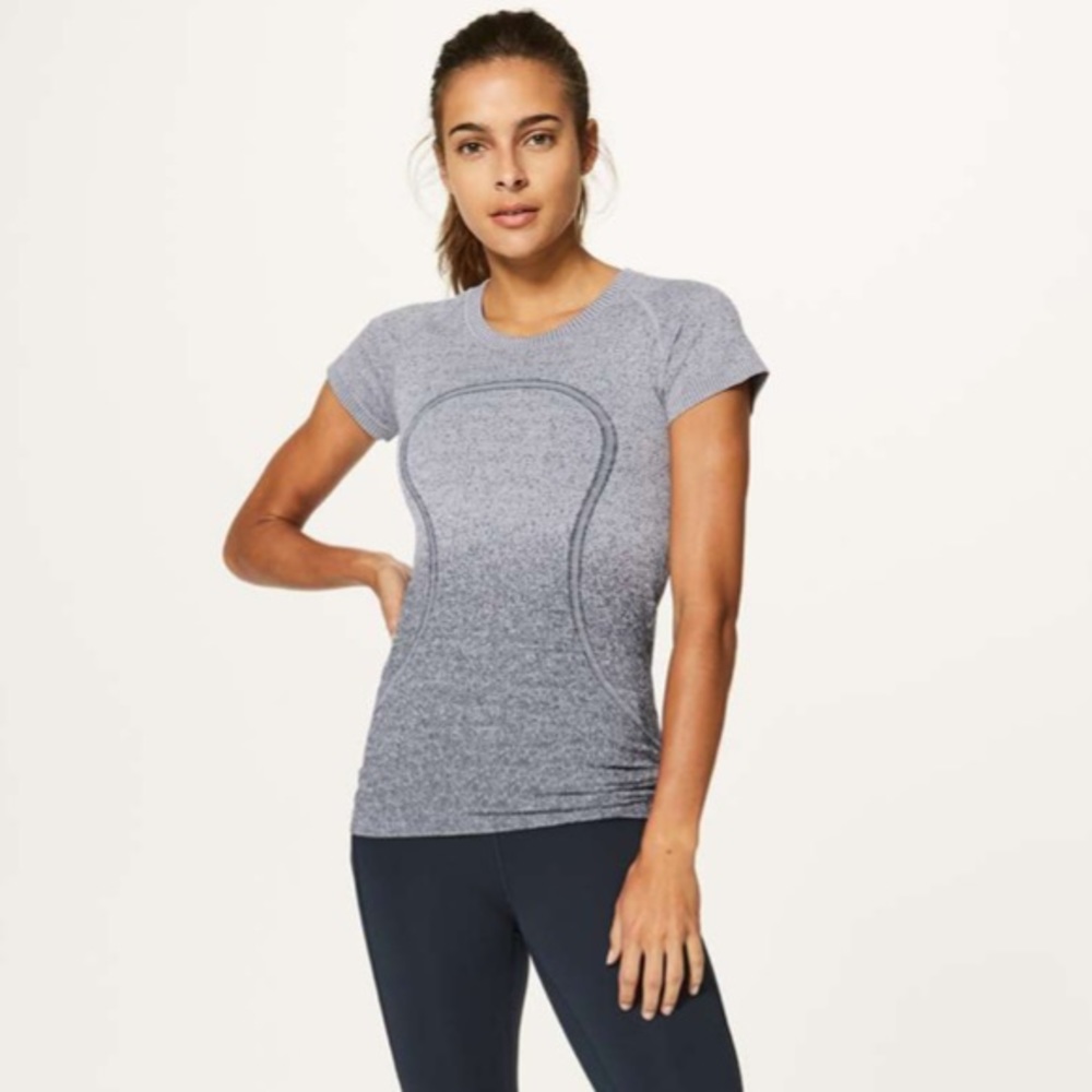 Lululemon Swiftly Tech Short Sleeve Crew
White / Dark Cast SZ 10